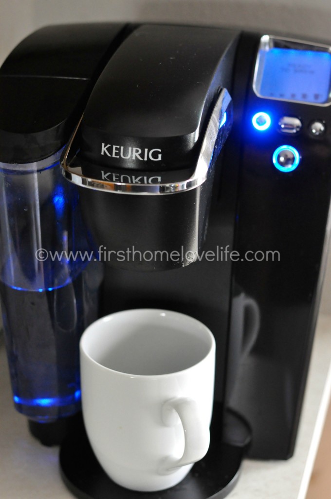 How to easily clean a Keurig coffee machine, and clear out any blockage you may have!