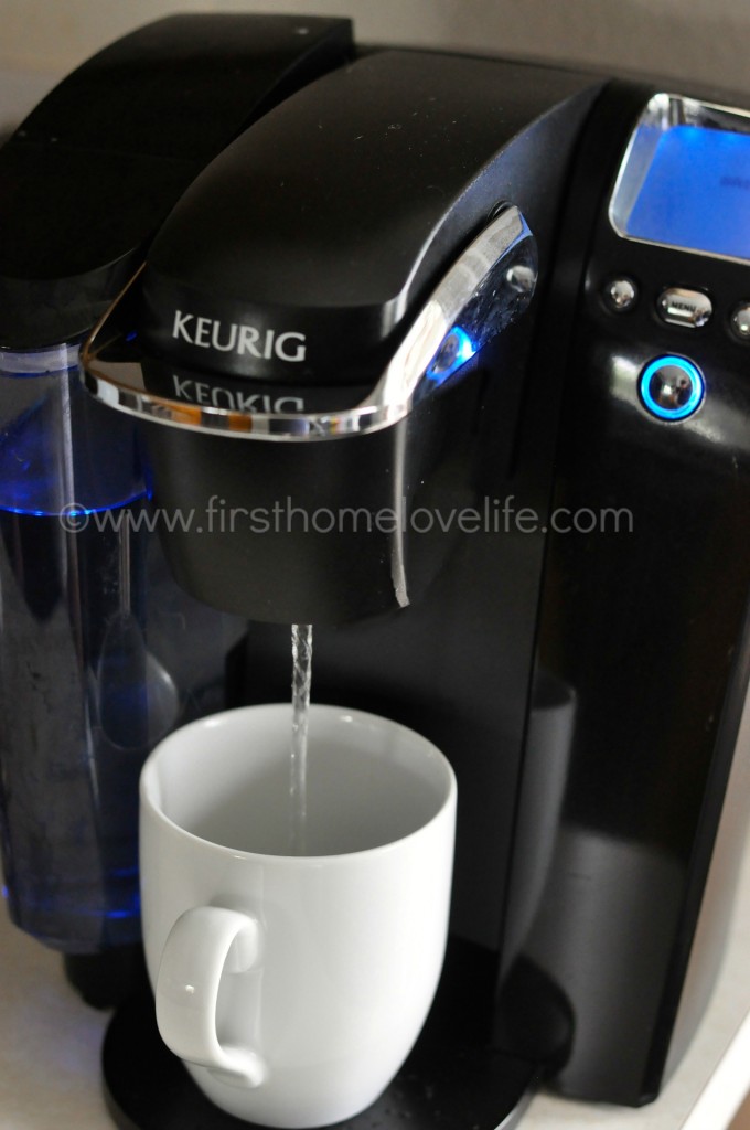 How to easily clean a Keurig coffee machine, and clear out any blockage you may have!