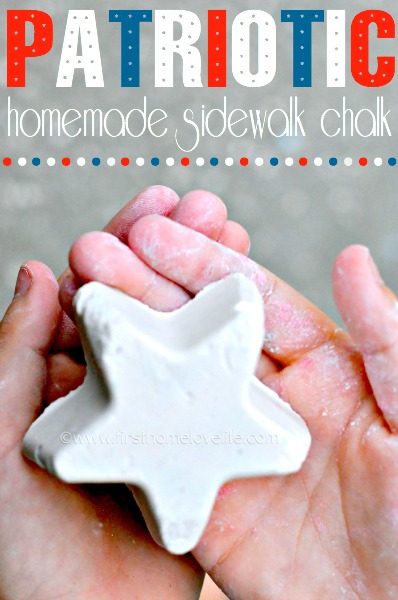 Who knew making your own sidewalk chalk was this easy?! These little star chalks will be the perfect Fourth of July favor!