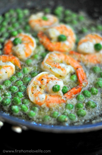 shrimp and peas in scampi sauce