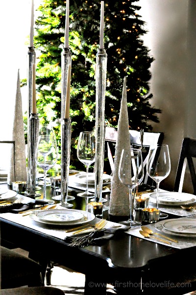 holiday dining room table setting via first home love life