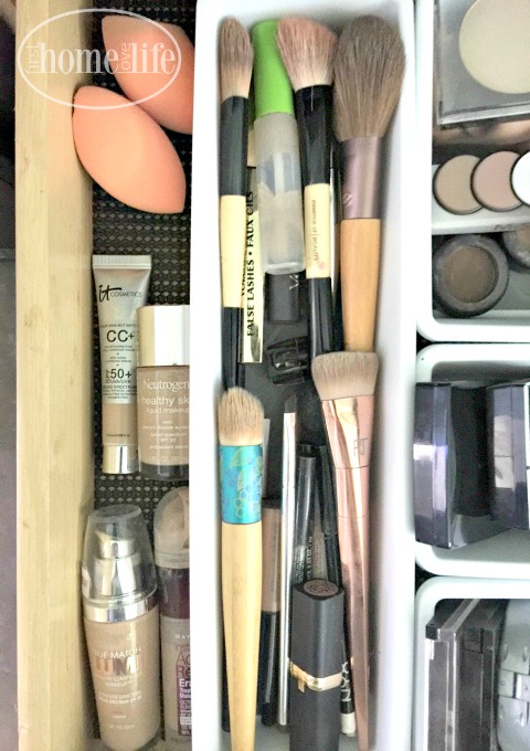 DOLLAR TREE MAKEUP ORGANIZATION VIA WWW.FIRSTHOMELOVELIFE.COM