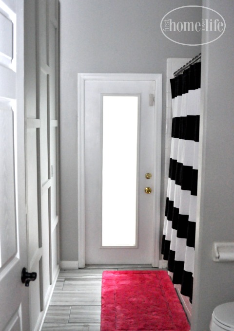 cool modern wall molding treatment via www.firsthomelovelife.com