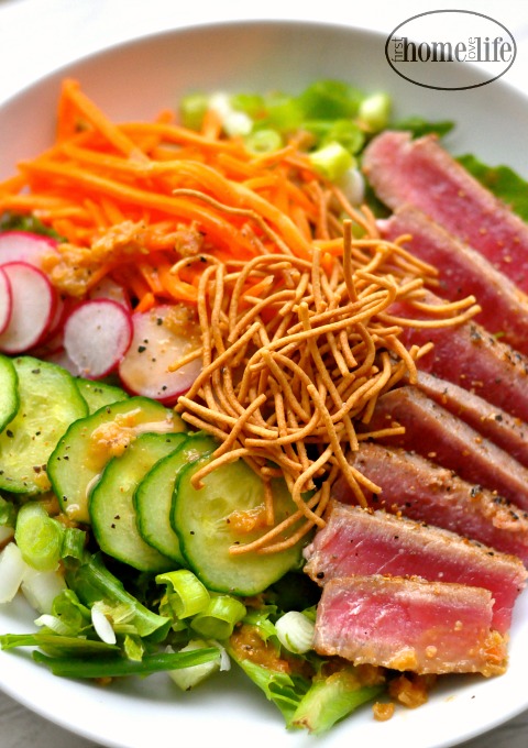 seared ahi tuna salad via firsthomelovelife.com