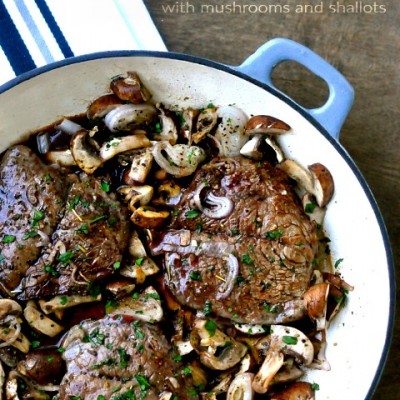 Sirloin Steak with Mushrooms and Shallots