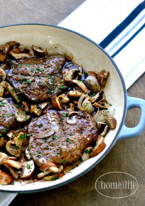 delicious sirloin steak recipe via firsthomelovelife.com