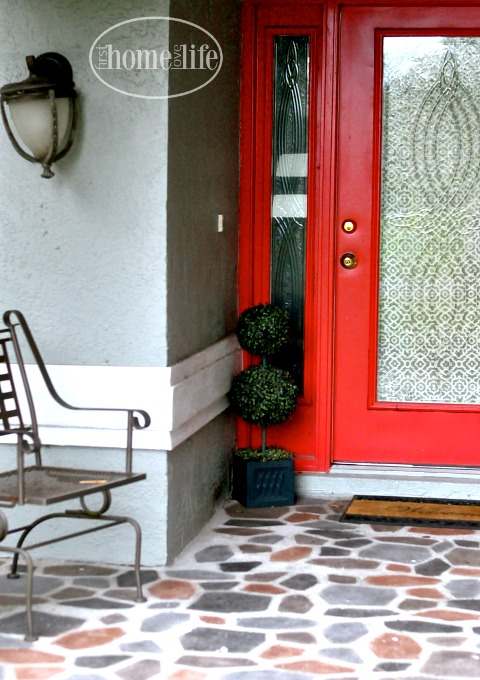 spray painted walkway to look like stone via firsthomelovelife.com