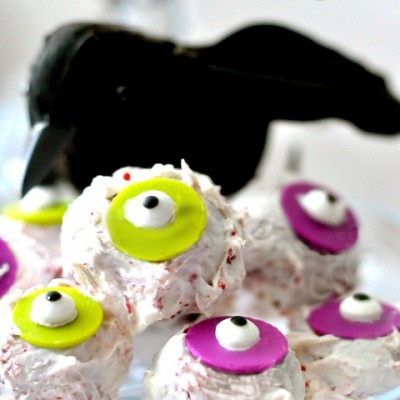 Halloween Cake Eyeballs