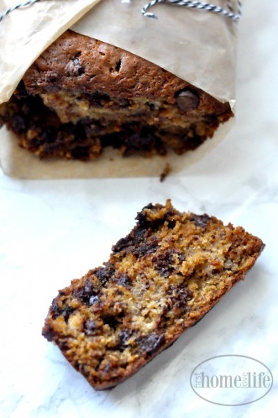 Want to know the secret to super moist banana bread? Keep reading to find out! This chocolate chip banana bread recipe is out of this world delicious, and will surely be your new go-to recipe