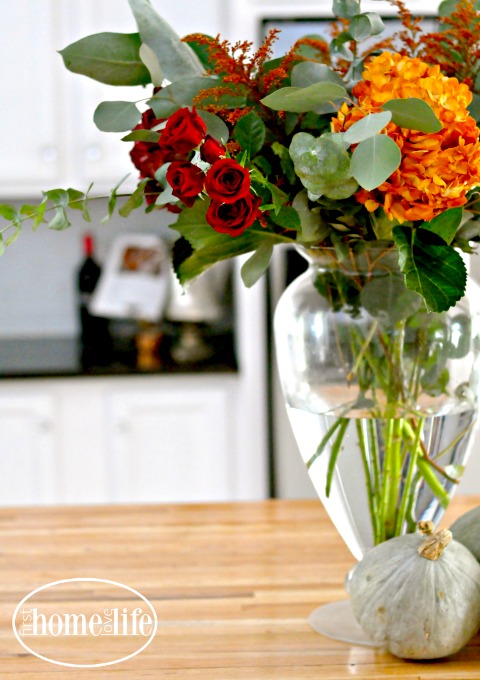 pretty-fall-flower-arrangement-via-firsthomelovelife-com