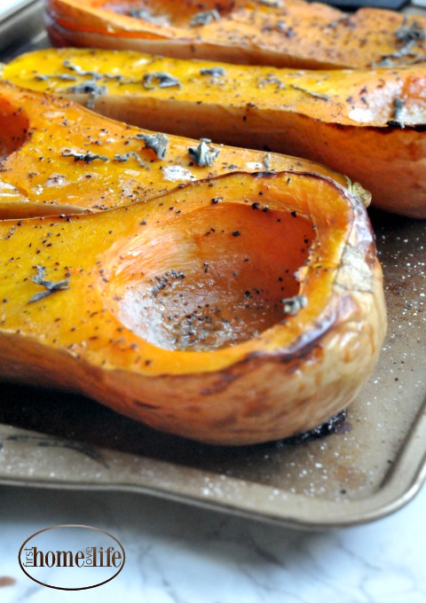 maple bacon butternut squash recipe! The most delicious way to roast butternut squash for fall! This would make a great side dish at Thanksgiving! via firsthomelovelife.com