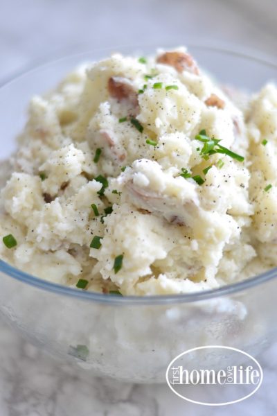 GARLIC AND CHIVE SMASHED POTATOES | THE SECRET TO INCREDIBLY FLAVORFUL SMASHED AND MASHED POTATOES VIA FIRSTHOMELOVELIFE.COM