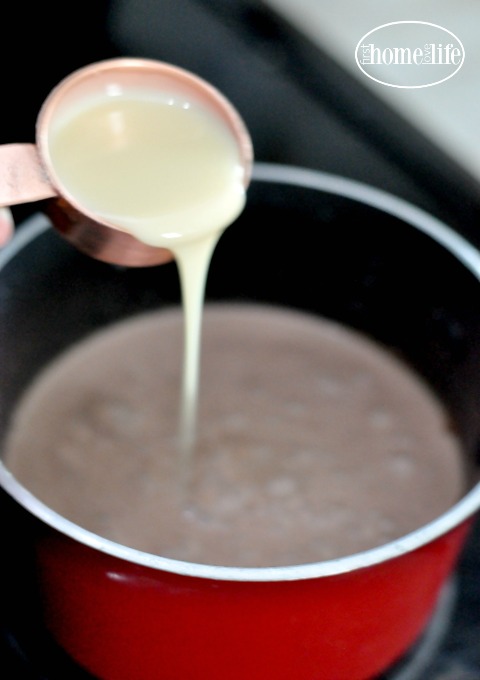 the best stove top hot chocolate recipe | Christmas cocoa via firsthomelovelife.com
