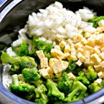 Easy slow cooker white cheddar broccoli soup via firsthomelovelife.com