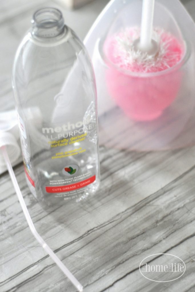 all purpose cleaner bathroom hack via firsthomelovelife.com