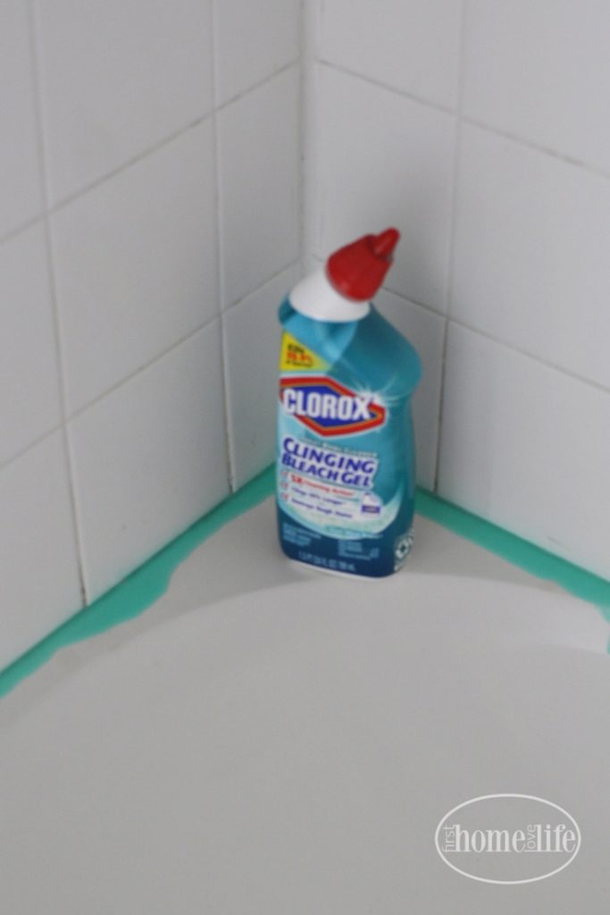 clinging bleach gel for grout in bathroom via firsthomelovelife.com