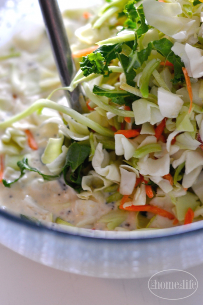 THIS CREAMY SWEET COLESLAW IS SO EASY TO MAKE AND IS ALWAYS A HIT AT OUR BBQ! VIA FIRSTHOMELOVELIFE.COM