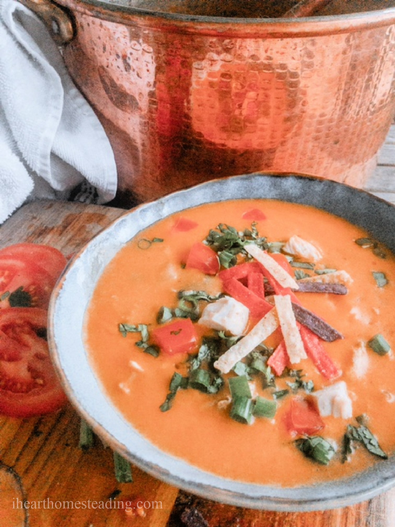 Easy and delicious chicken enchilada soup that tastes just like Chili's version | Copycat Chili's Chicken Enchilada Soup